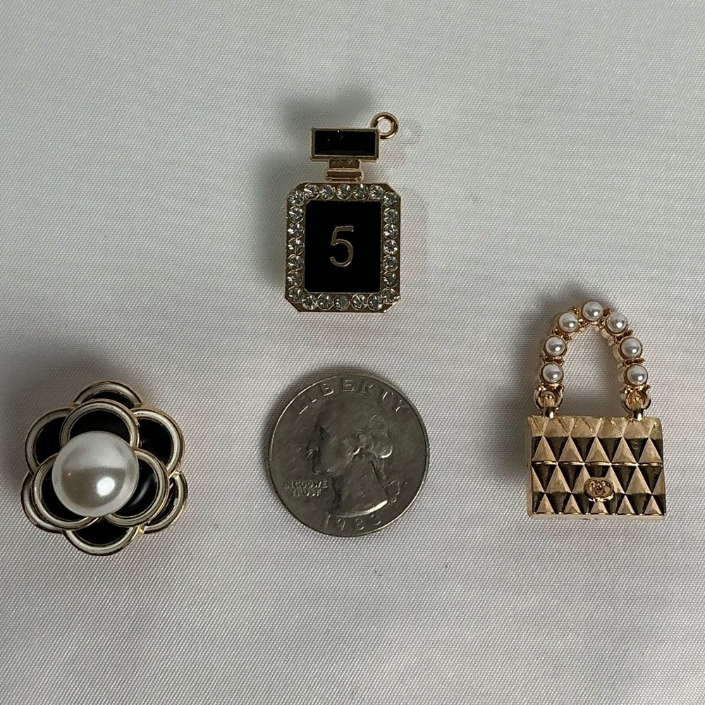 CC No. 5, Camilla, purse Croc Charms Chanel